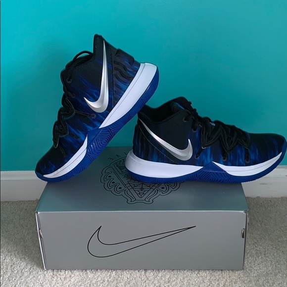 Nike Kyrie 5 Duke - Picture 1 of 4